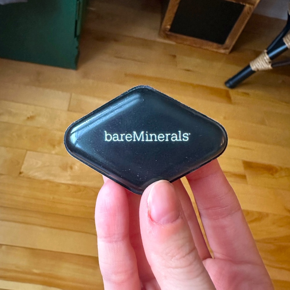 FREE WITH PURCHASE - Bare Mineral’s dual sided silicone & foam makeup sponge